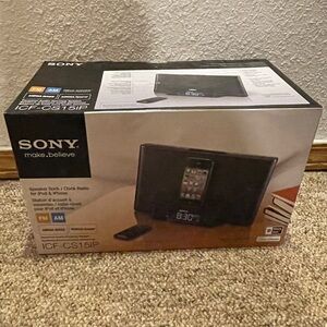 SONY Speaker Dock Clock Radio iPod iPhone ICF-CS15iP Dream Machine 30-Pin